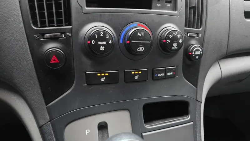 Hyundai Grand Starex