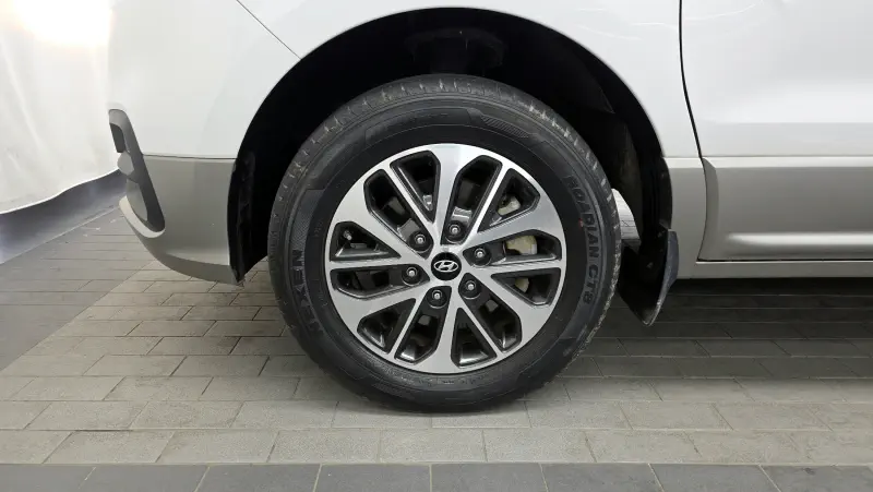 Hyundai Grand Starex