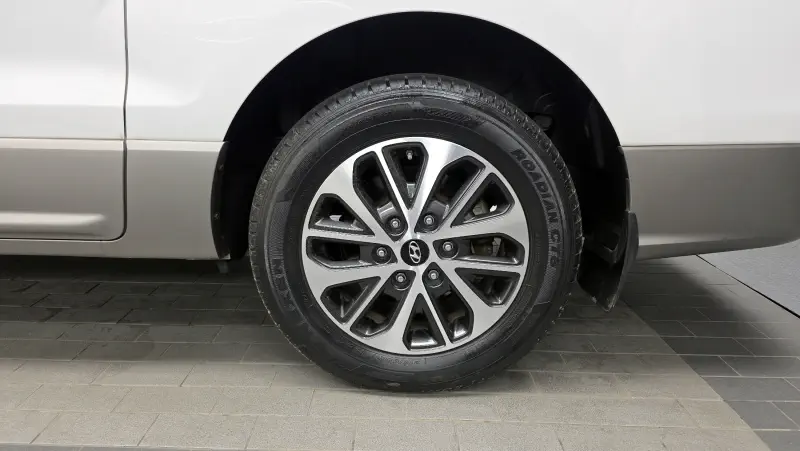 Hyundai Grand Starex