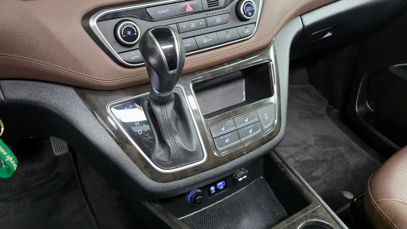 Hyundai Grand Starex