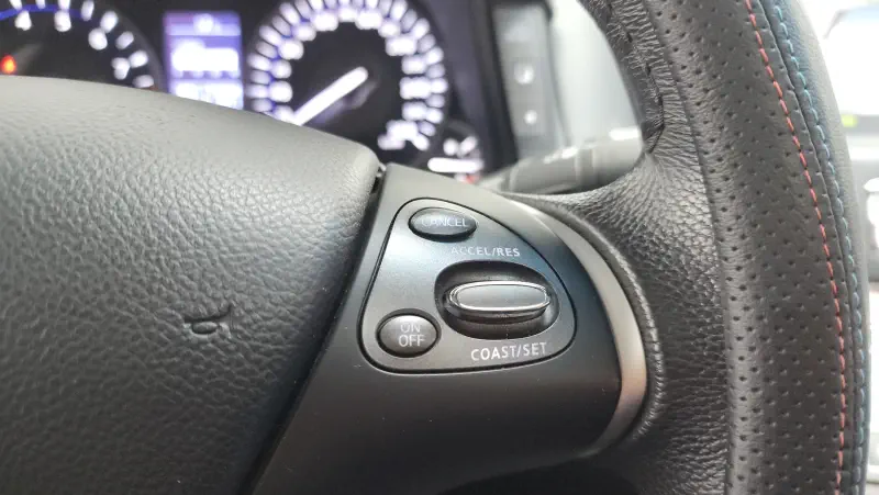 Infiniti Q70