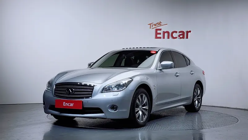 Infiniti Q70