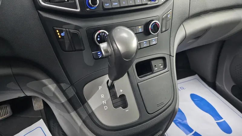 Hyundai Grand Starex