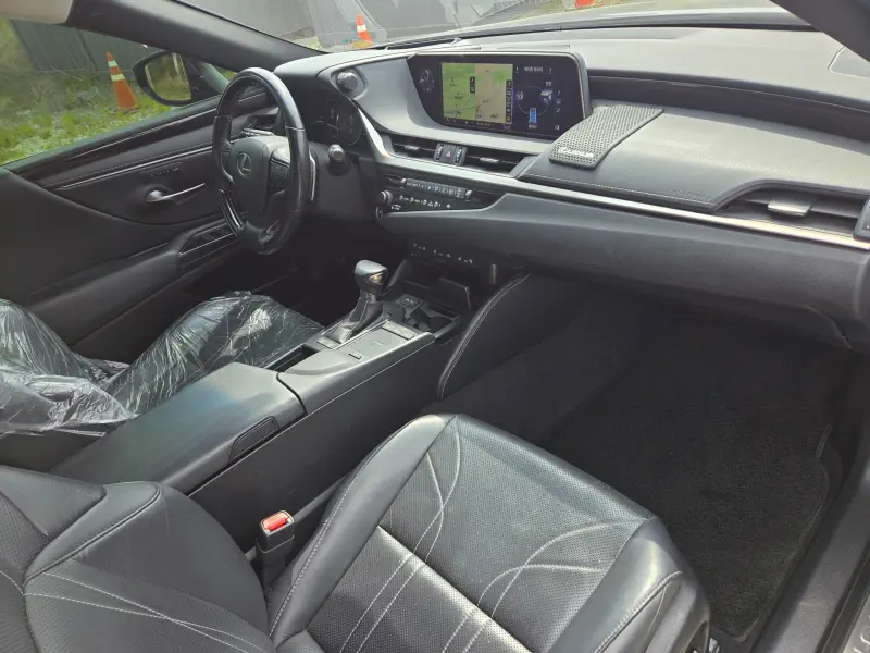 Lexus ES300h