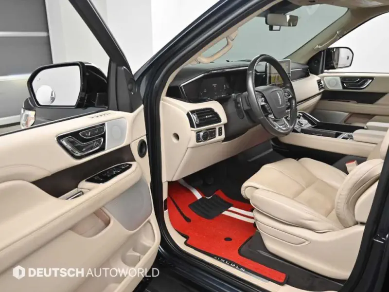Lincoln Navigator
