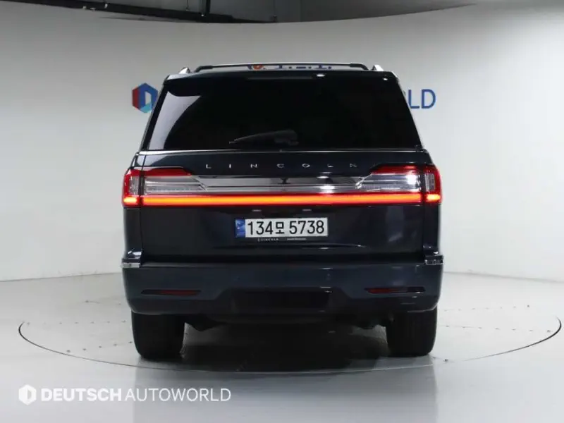 Lincoln Navigator