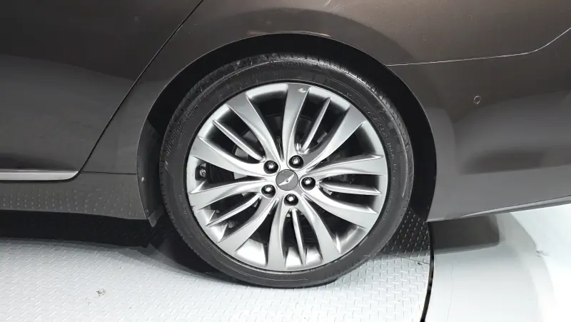 Hyundai Genesis