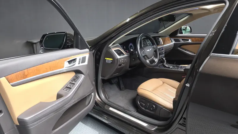 Hyundai Genesis