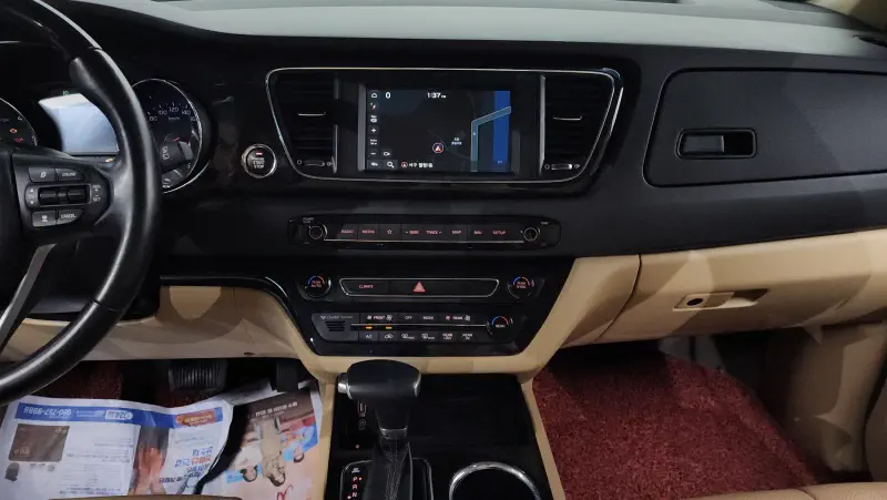 Kia Carnival