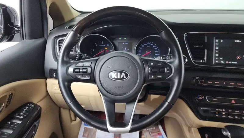 Kia Carnival