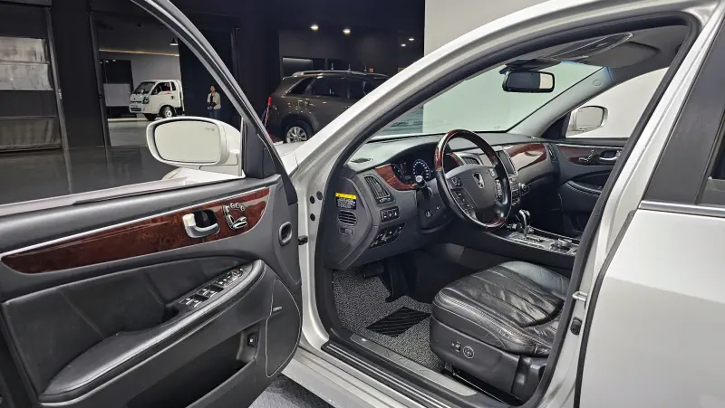 Hyundai Equus