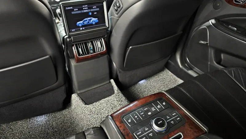 Hyundai Equus