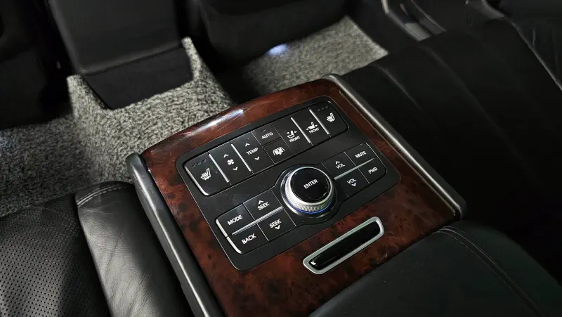 Hyundai Equus
