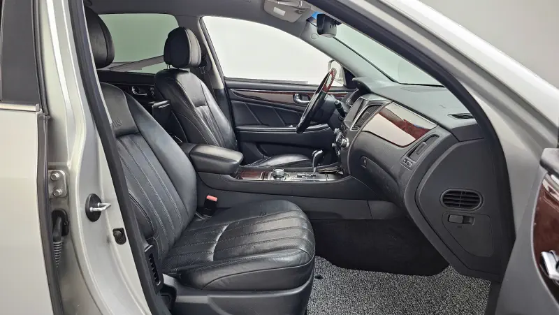 Hyundai Equus