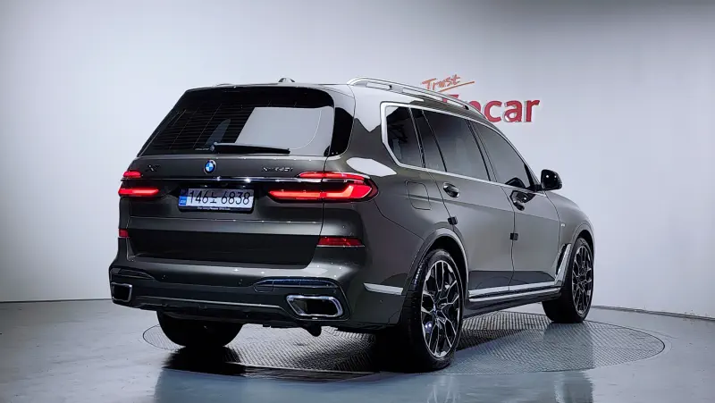 BMW X7