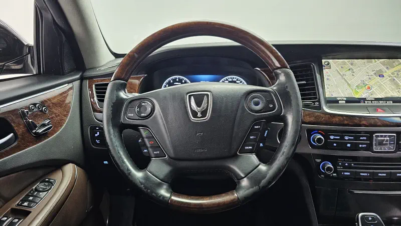 Hyundai Equus