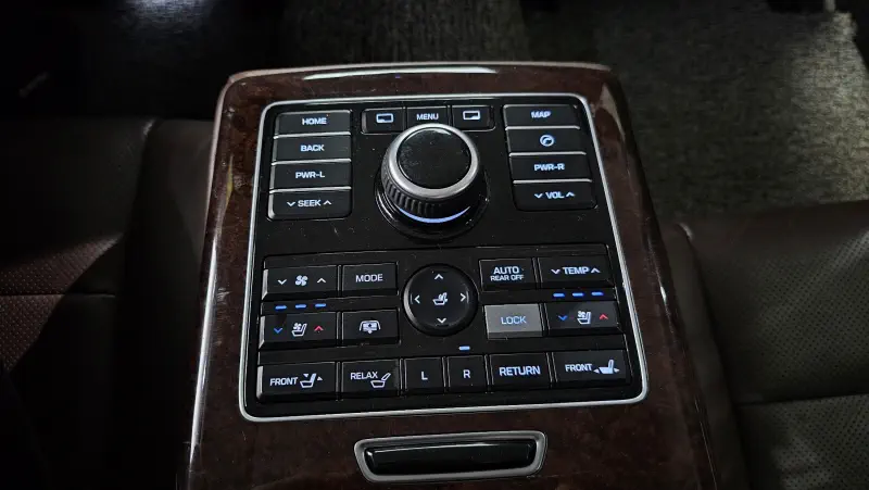 Hyundai Equus
