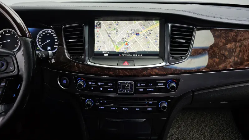 Hyundai Equus