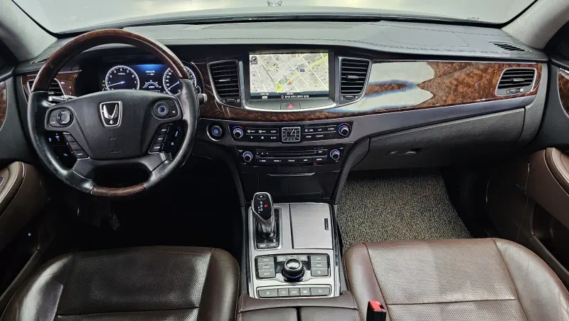 Hyundai Equus