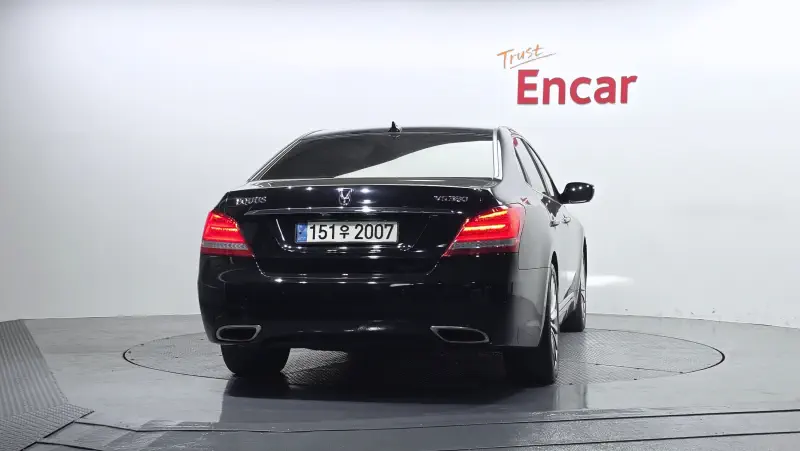 Hyundai Equus