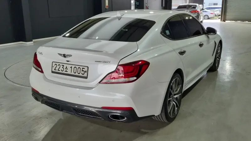 Genesis G70