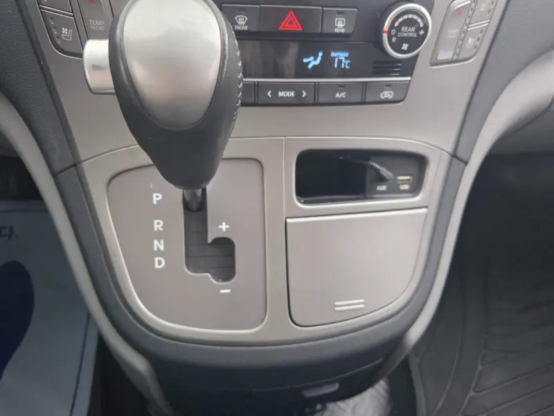 Hyundai Grand Starex