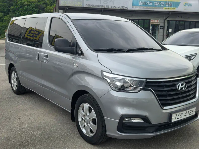 Hyundai Grand Starex