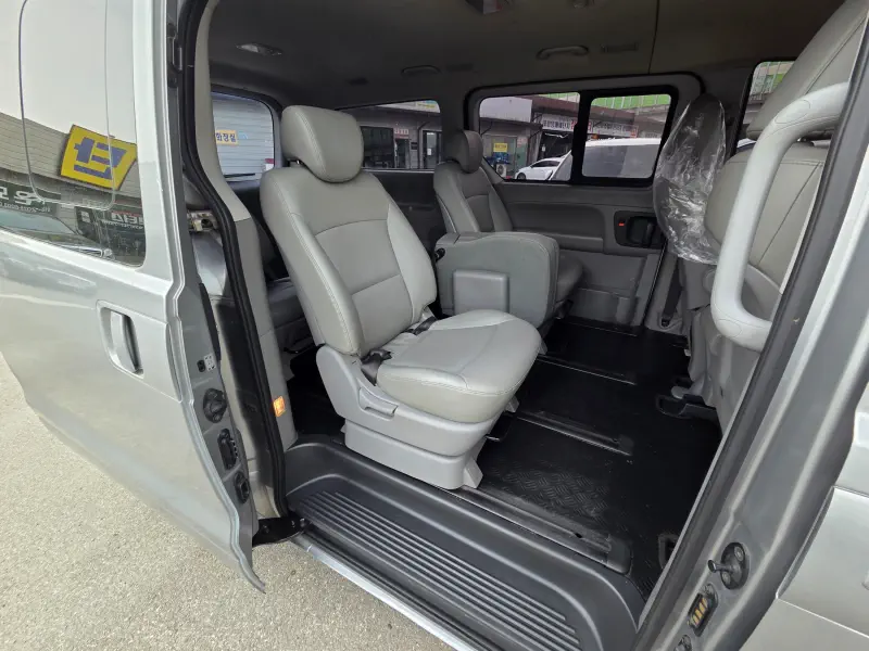 Hyundai Grand Starex