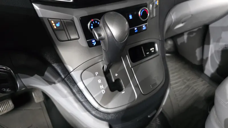 Hyundai Grand Starex