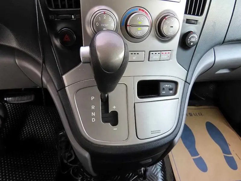 Hyundai Grand Starex