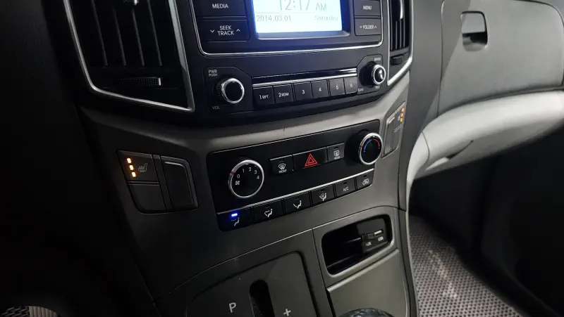 Hyundai Grand Starex