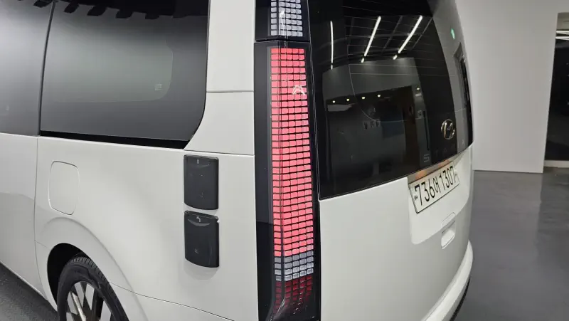 Hyundai Staria