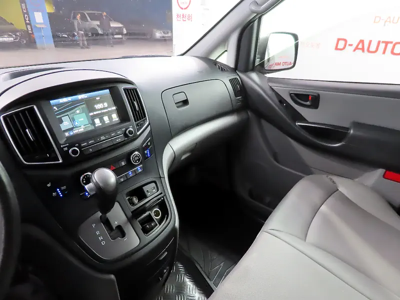 Hyundai Grand Starex