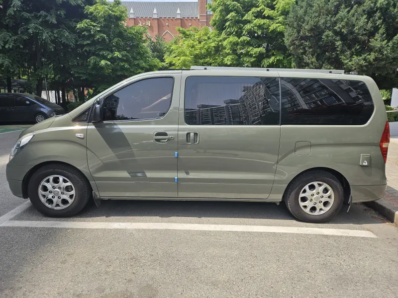 Hyundai Grand Starex