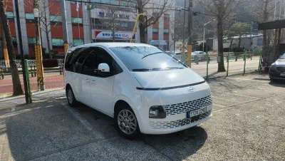 Hyundai Staria