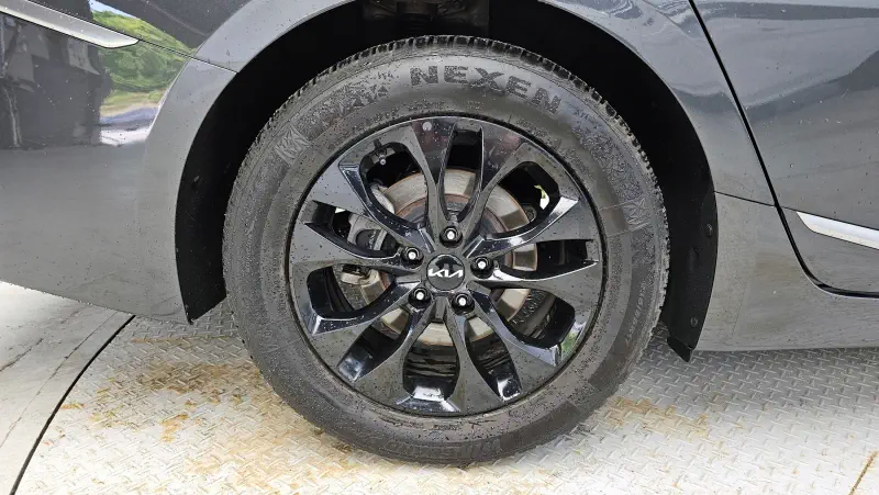 Kia K8