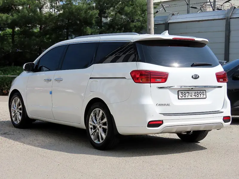Kia Carnival