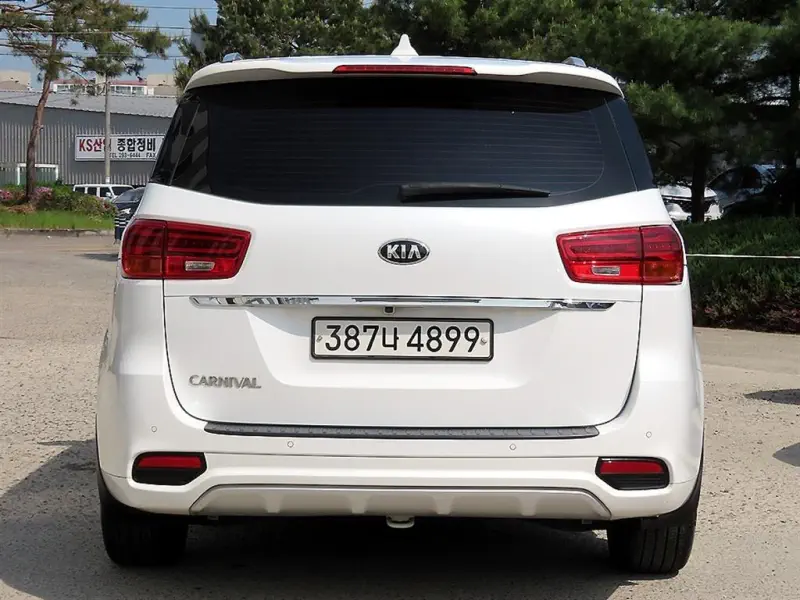 Kia Carnival