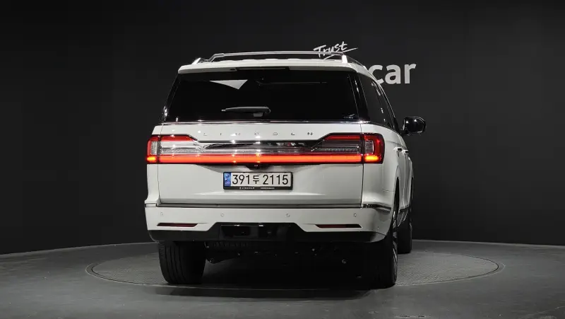 Lincoln Navigator