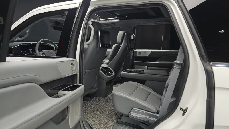 Lincoln Navigator