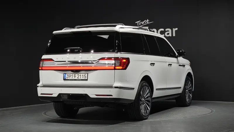 Lincoln Navigator