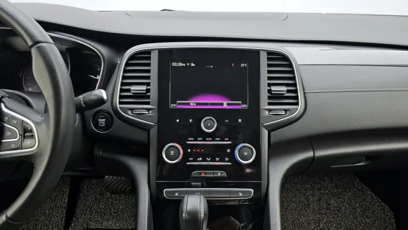 Renault SM6