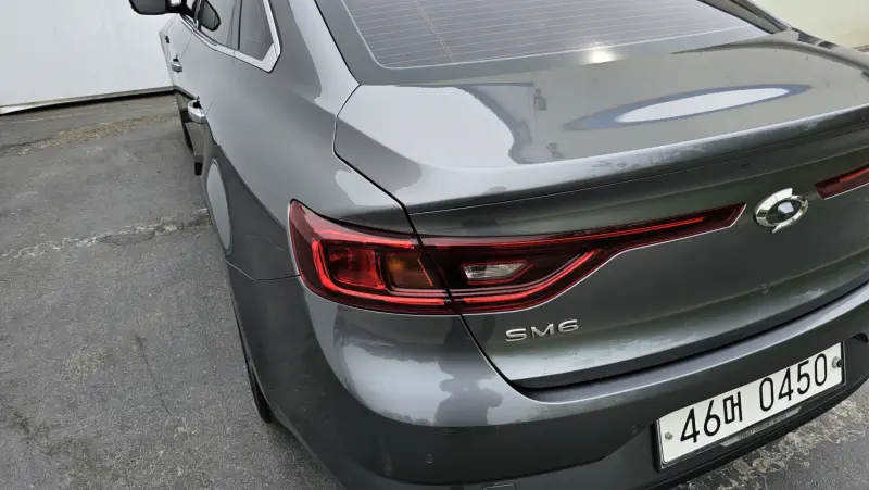 Renault SM6