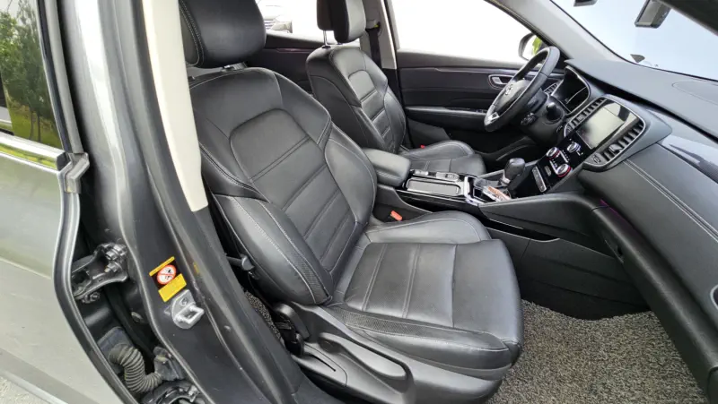 Renault SM6