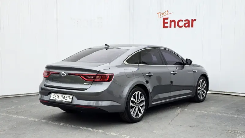 Renault SM6