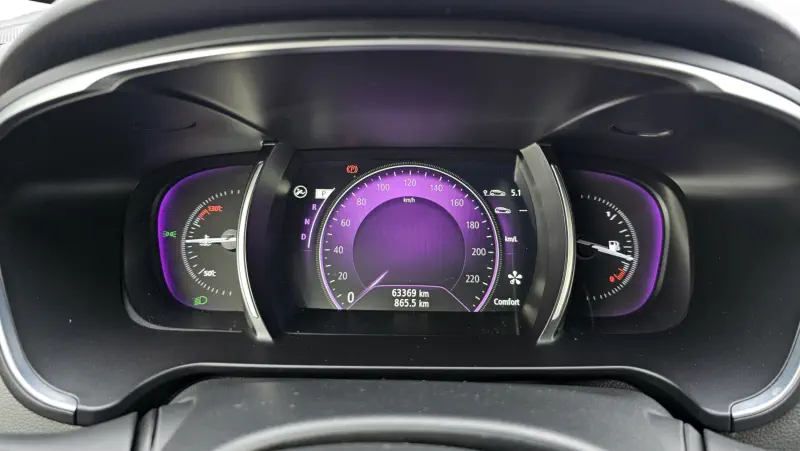 Renault SM6