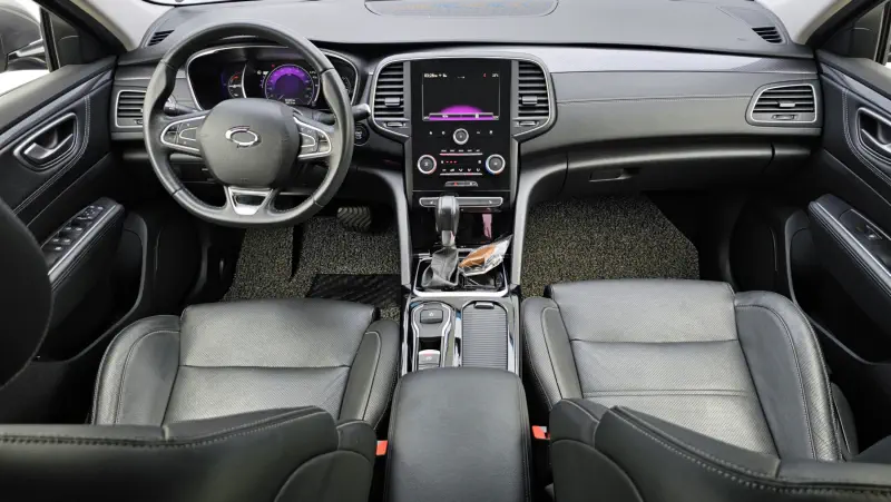 Renault SM6