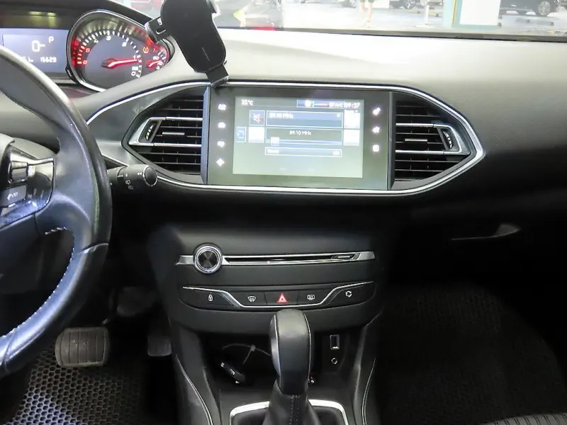 Peugeot 308