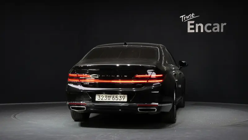 Genesis G90