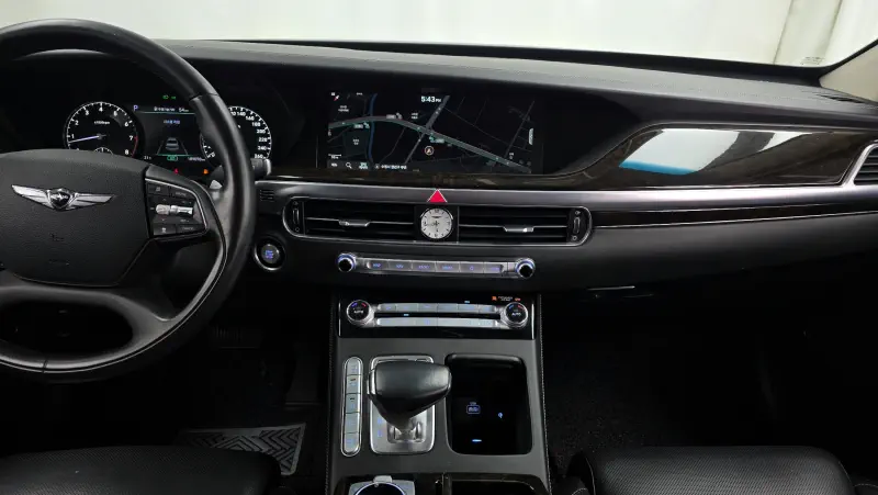 Genesis G90
